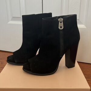 BCBGeneration Black Ankle Booties